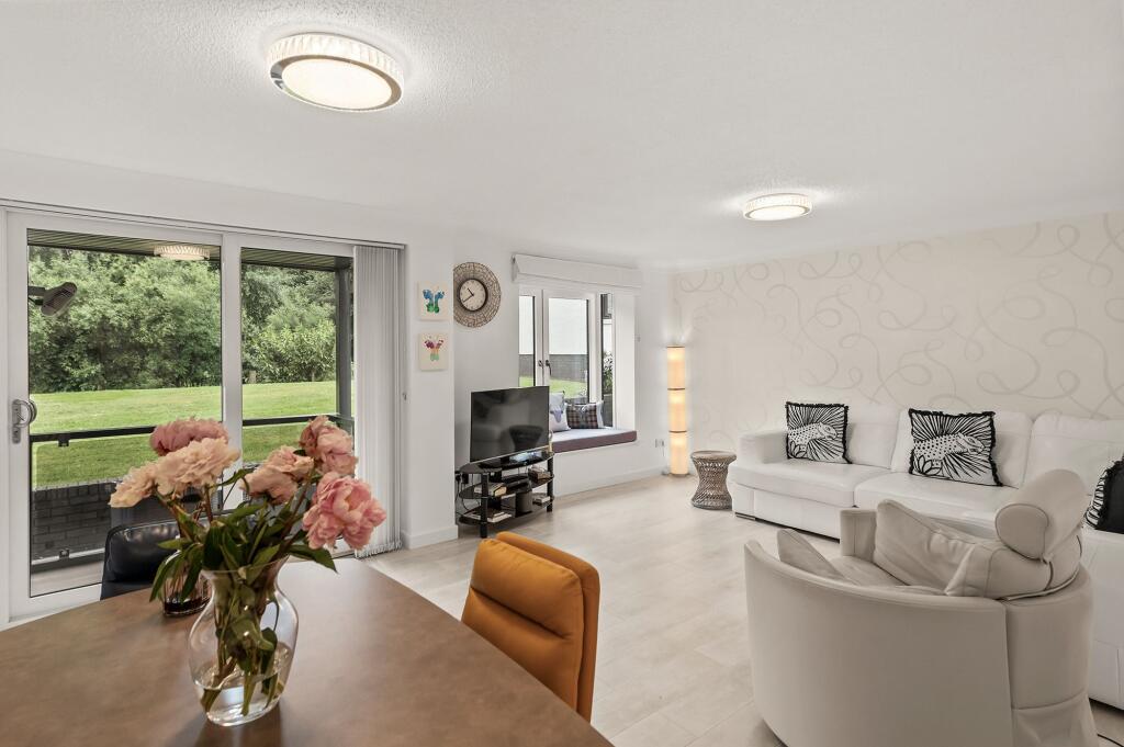 Apartment in Perth - View 5