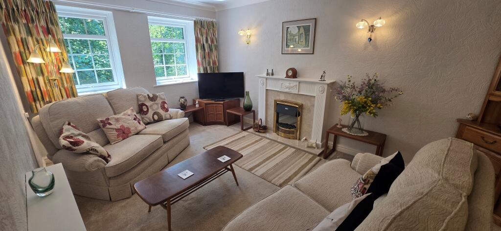 Flat 16. Sandringham House. 241 Stockport Road, Marple photo 4