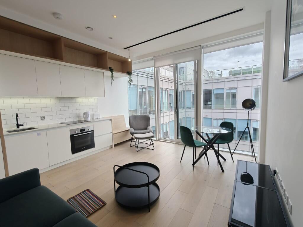 Main image of property: Great West Road, London, TW8