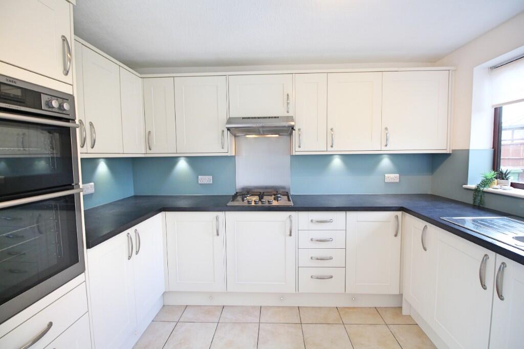 Lindrick Court, Retford, Nottinghamshire, DN22 photo 2