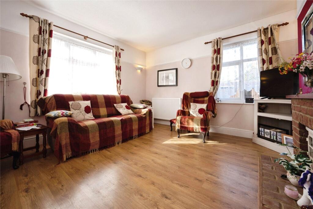 House in Luton - View 4