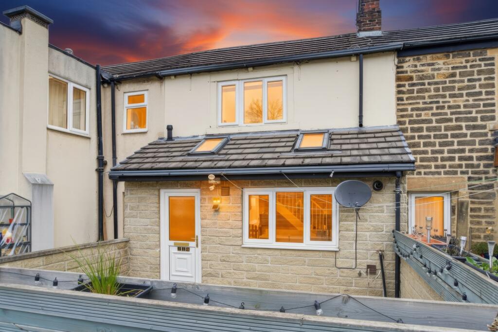 Main image of property: Carlinghow Lane, Batley