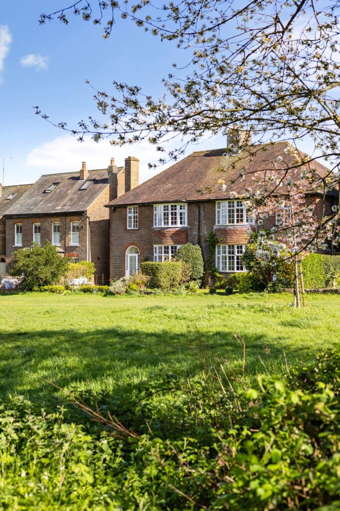 House in Harpenden, Southdown - View 2