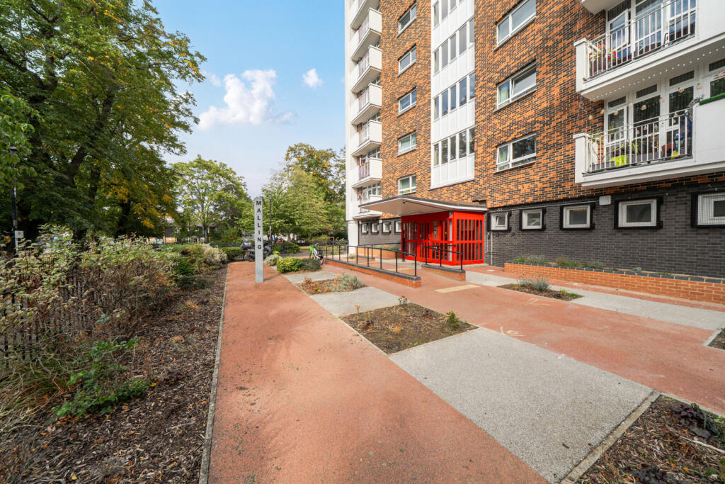 Apartment in London - More