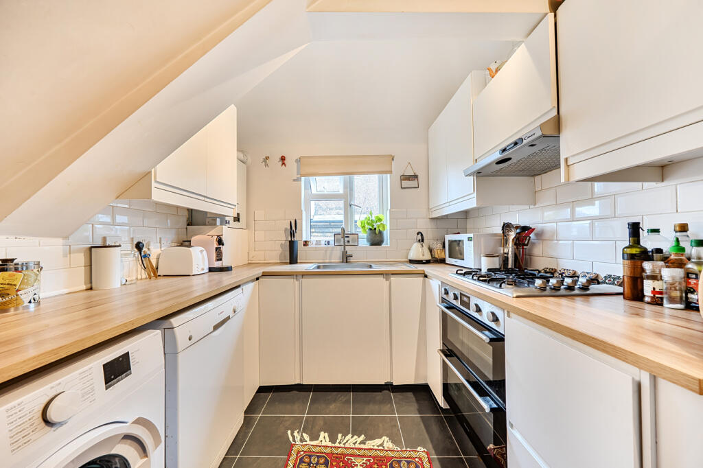 Apartment in London - View 4