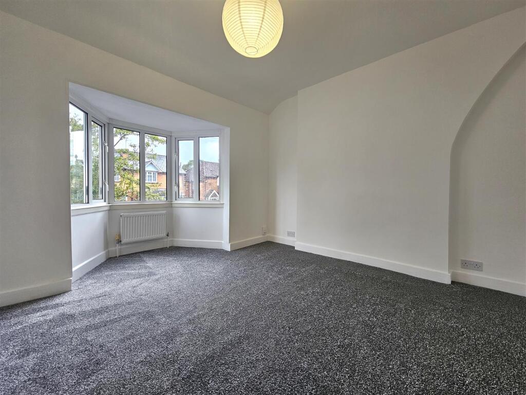 House in Solihull, Ulverley Green - View 4