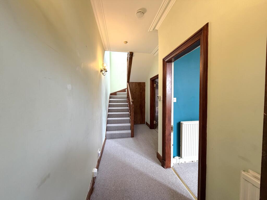 House in East Calder, Calderwood - More