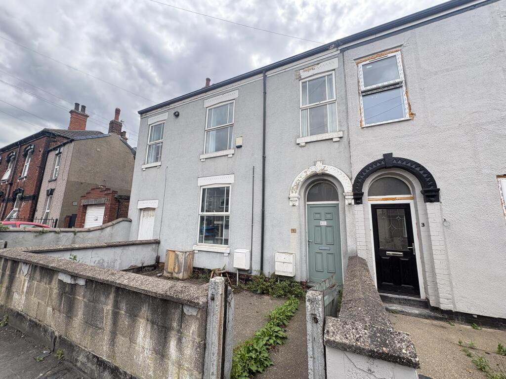 1 and 1A Macaulay Street, Grimsby, South Humberside, DN31 photo 2