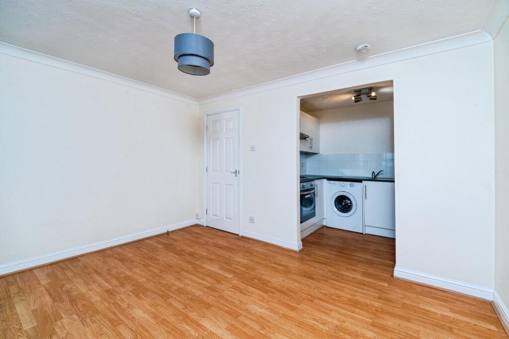 Apartment in Doncaster - View 4