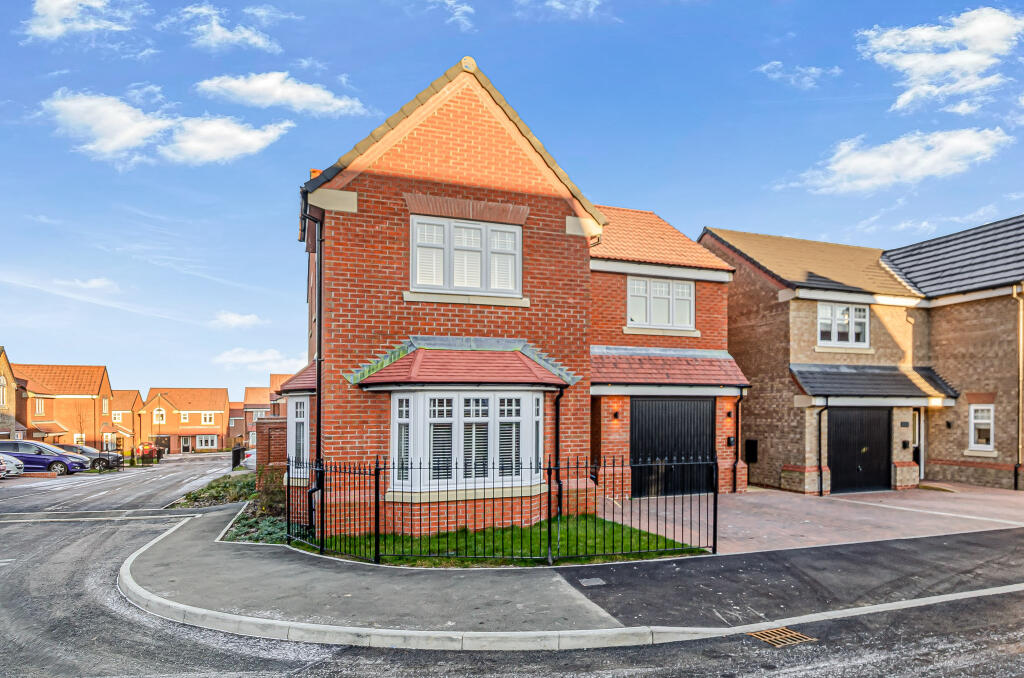 4-bed detached on Clubtail Street, Holmewood, Chesterfield, S42, £350,000