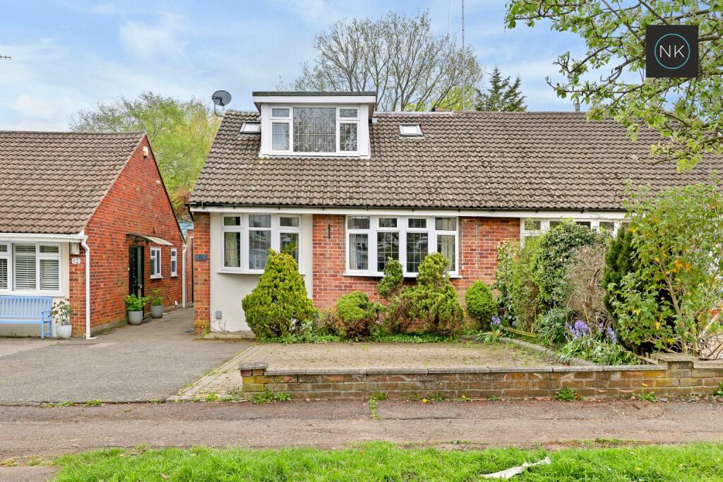 Main image of property: Hornbeam Close, Theydon Bois, Epping, Essex, CM16 7JT