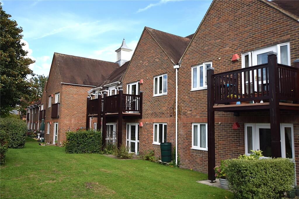 2-bed other on Mary Rose Mews, Adams Way, Alton, Hampshire, GU34, £265,000