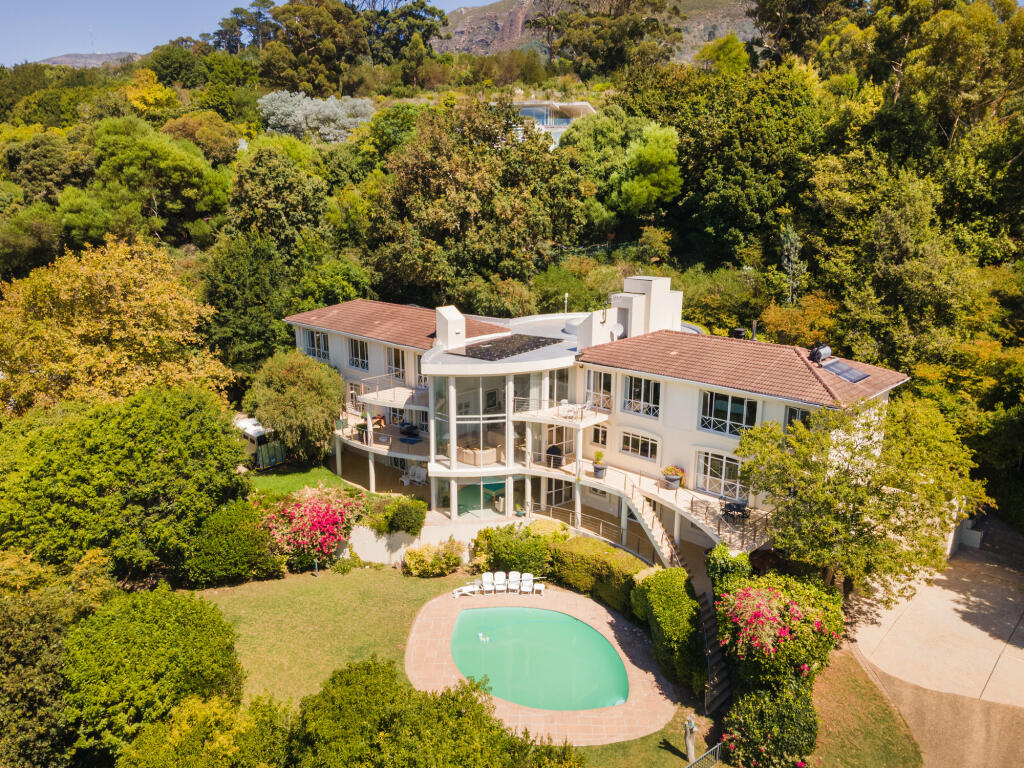 Main image of property: South Africa, Western Cape, Constantia, belair drive, 6b