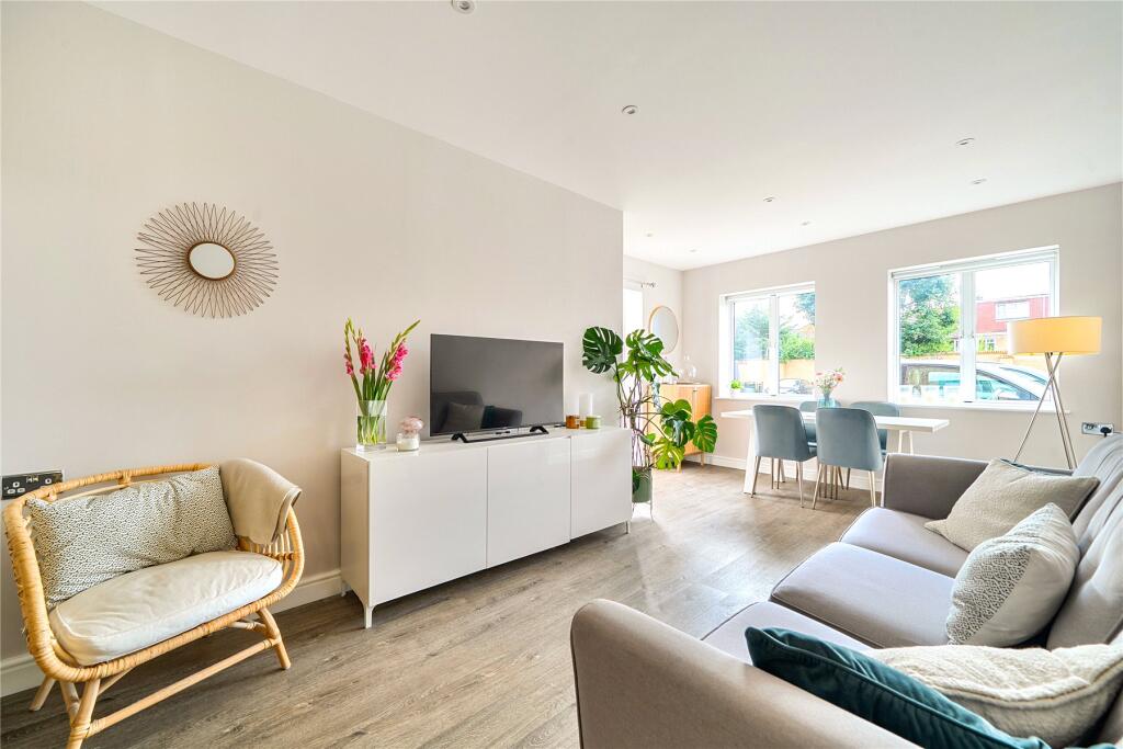Apartment in Kingston upon Thames - View 5