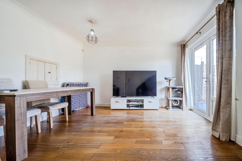 House in Milton Keynes, West Bletchley - View 5
