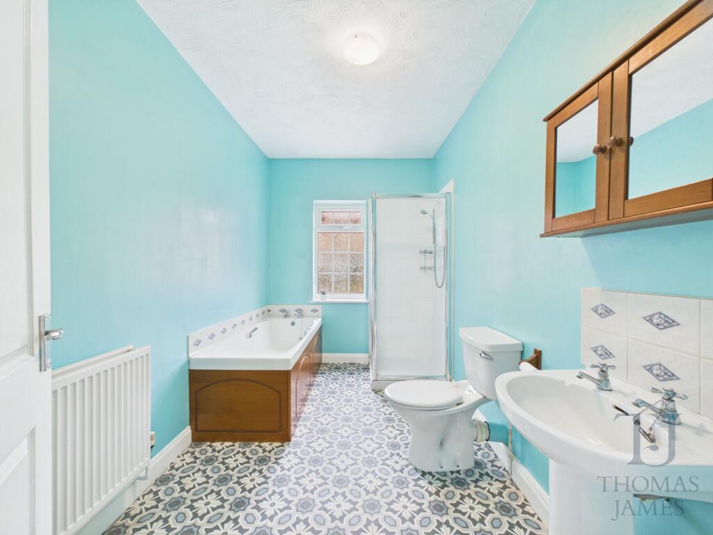 House in Rushcliffe, Radcliffe-on-Trent - More
