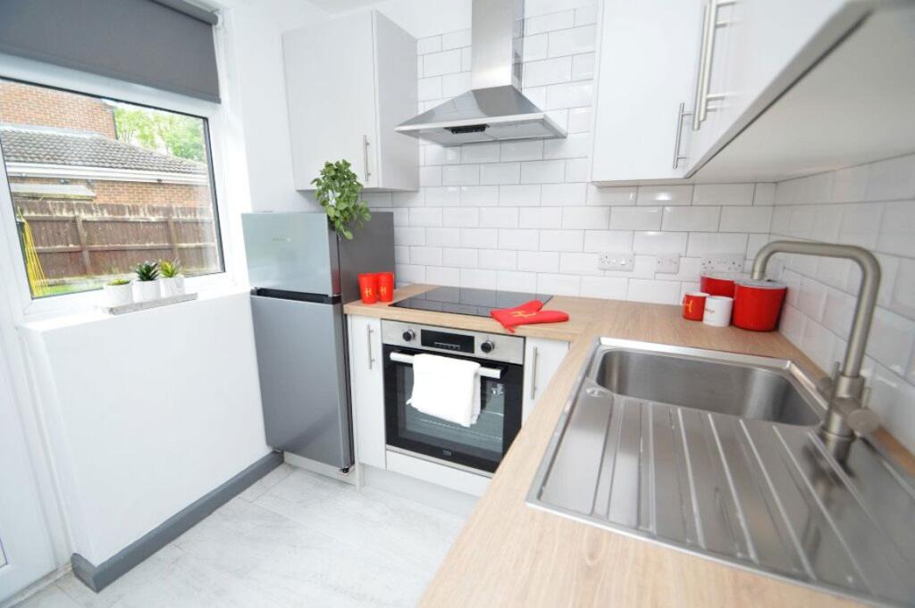 Apartment in Durham, Belmont - View 3