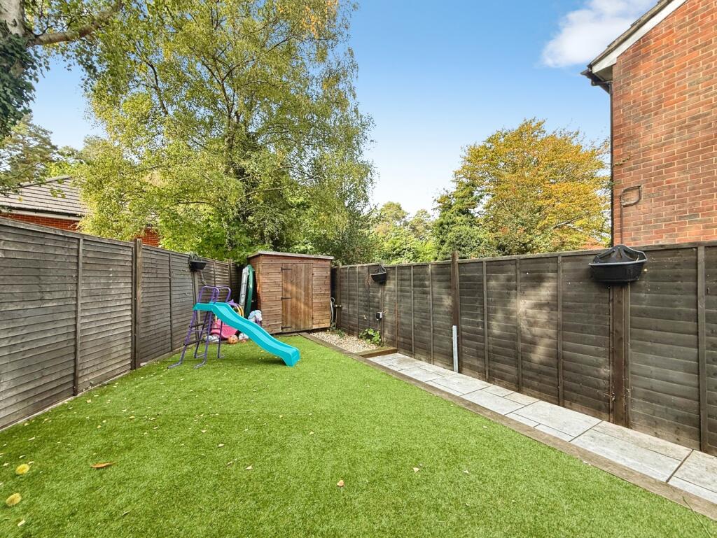 Apartment in Reading - View 5