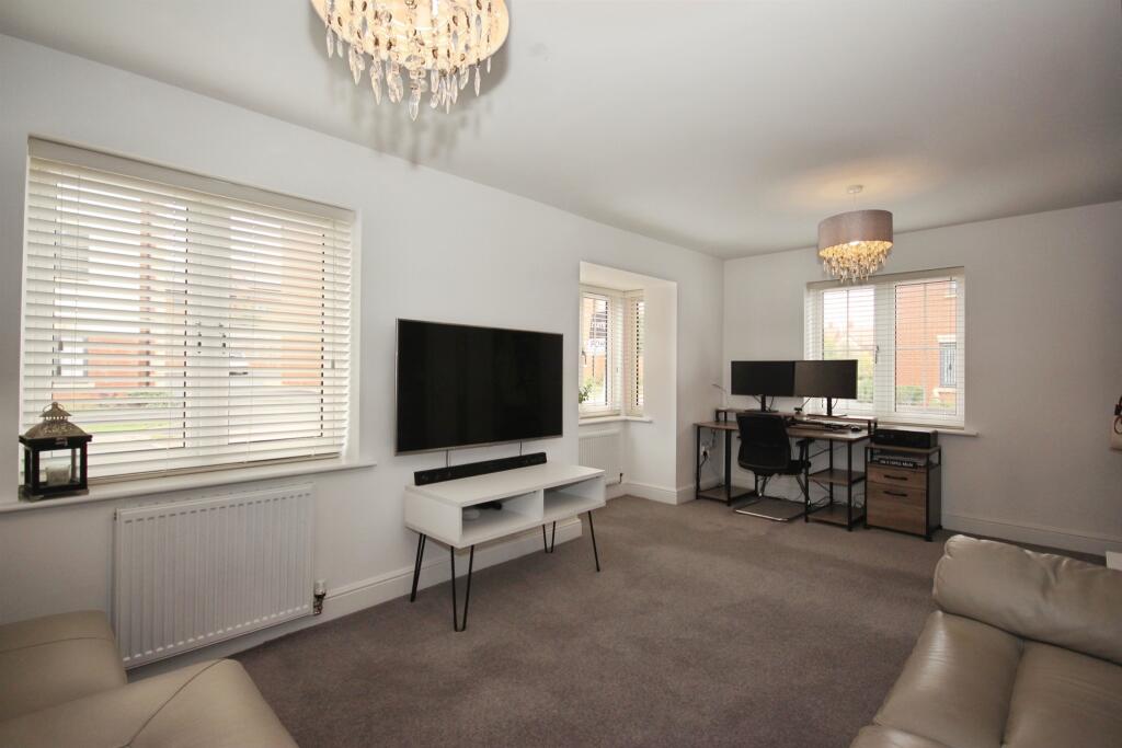 House in Warwick, Bishop's Tachbrook - View 3