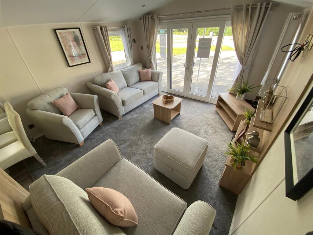 Newhaven Caravan & Camping Park, Buxton photo 3