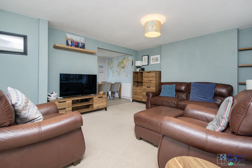 Bridesburn Place, Stewarton, KA3 photo 2
