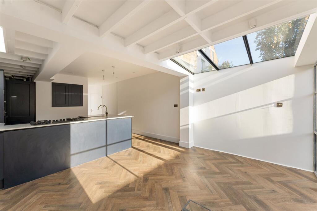 Apartment in London - More
