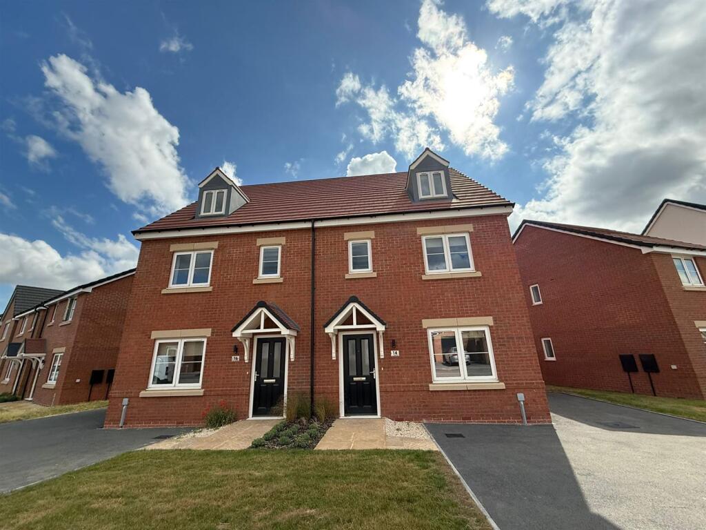 Main image of property: Hawkers Place, Hucknall, NG15