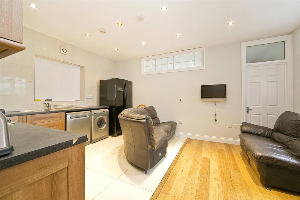 Apartment in London, Lower Holloway, Holloway - View 4