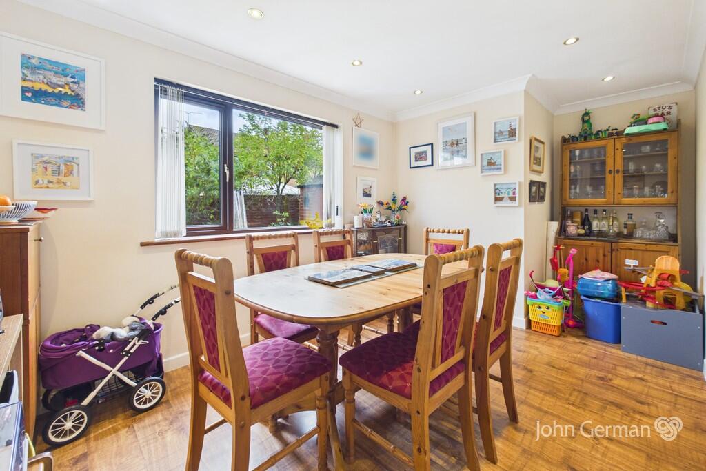 House in Stoke-on-Trent - More