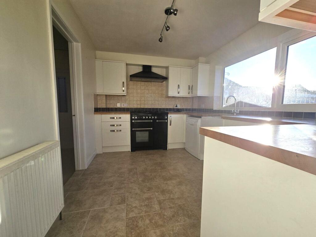Cotsmore Close, Moreton-In-Marsh, GL56 photo 3