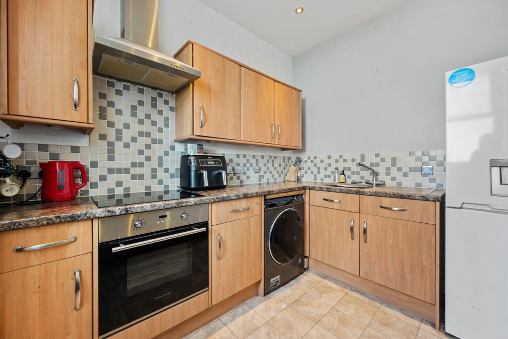 Apartment in Kettering, North Northamptonshire - More