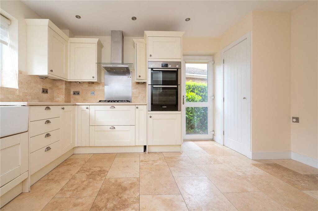 House in St Albans, Colney Street, St Stephen - More