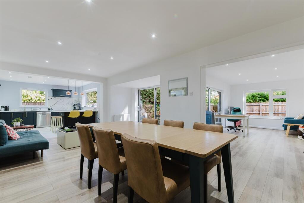 The Mallows, Ickenham, UB10 photo 3