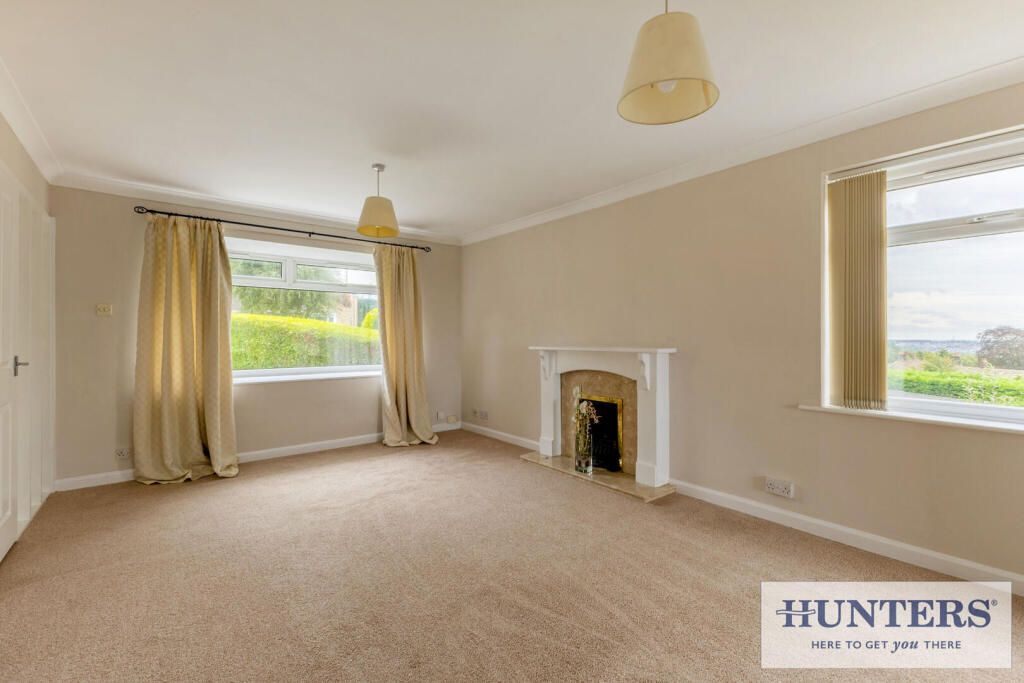 House in Leeds, Larkfield, Rawdon - More