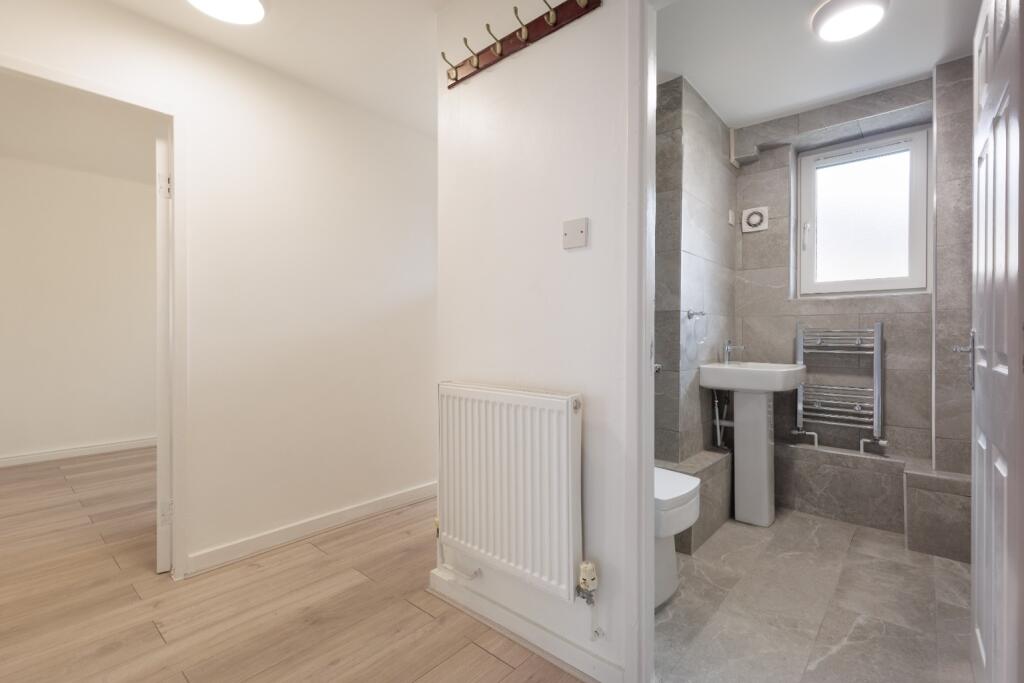Apartment in London, Limehouse - View 5