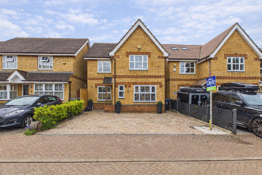 Main image of property: Hadland Close, Bovingdon Hemel Hempstead, HP3
