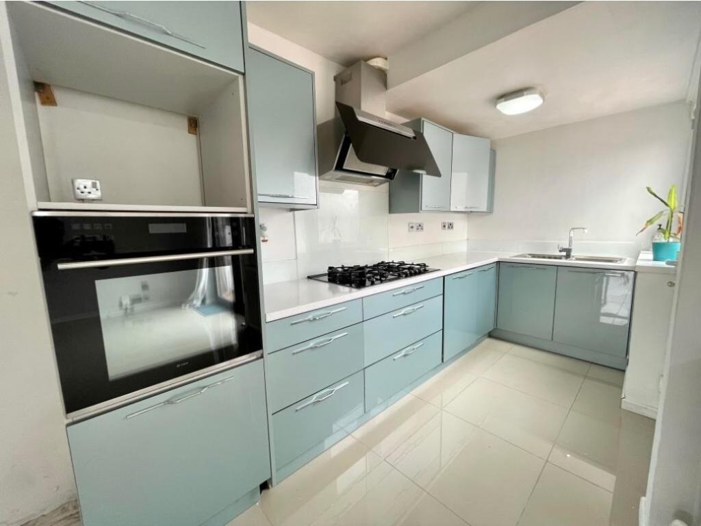 Main image of property: Grayswood avenue