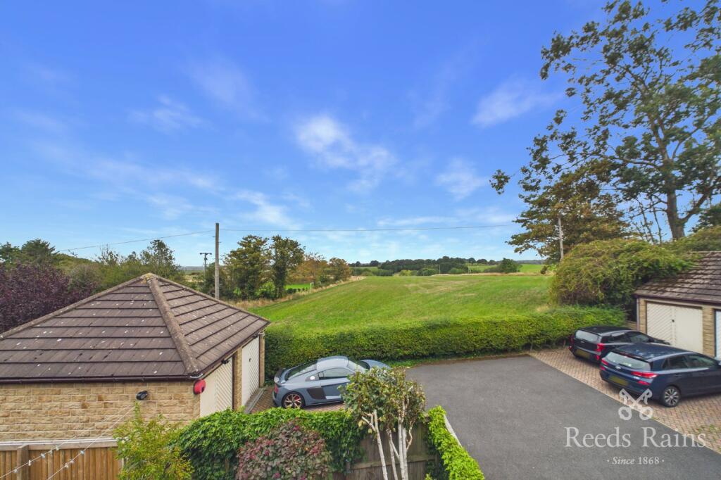 House in Wakefield - View 5