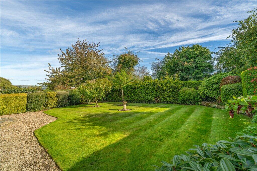 House in Bradford, Menston - View 2