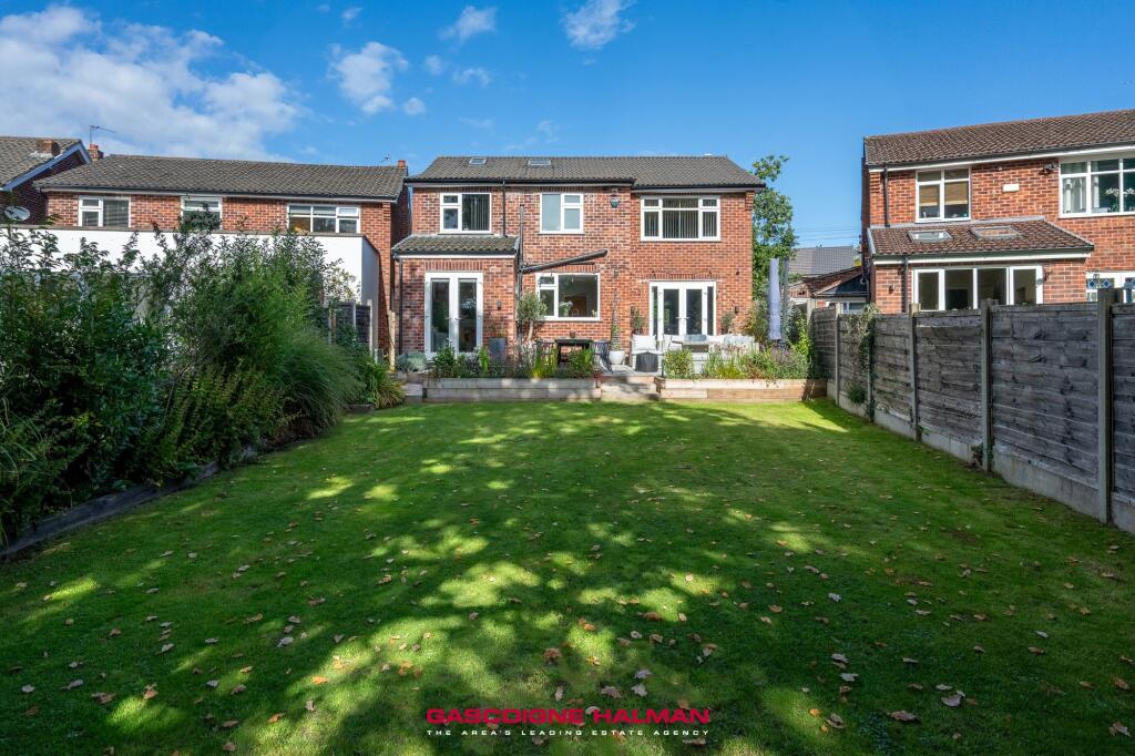 Longmeadow, Cheadle Hulme, SK8 photo 2