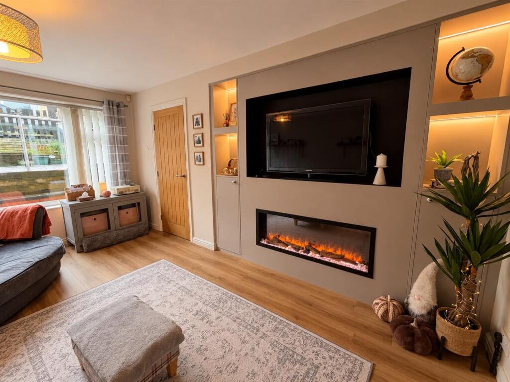 Parkdale Drive, Sowerby Bridge photo 4