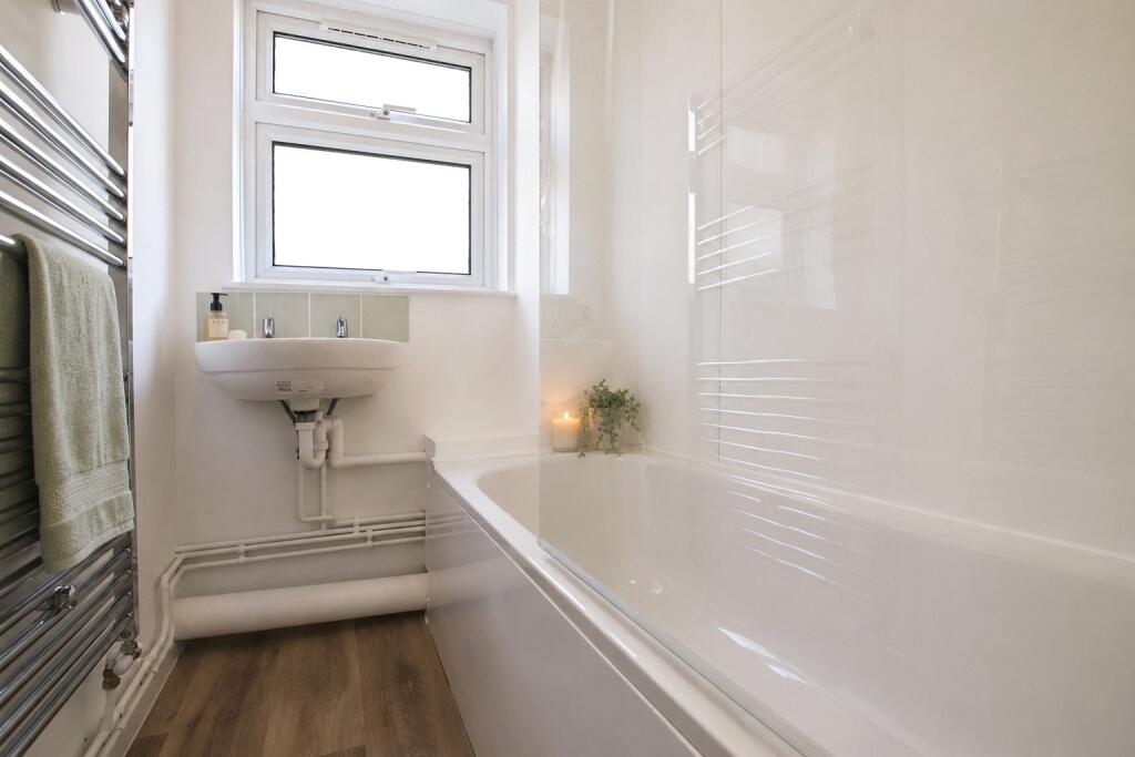 Apartment in Bracknell - View 3