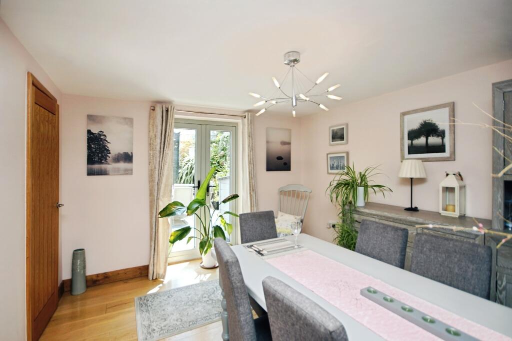 House in Bristol, Parkfield - More