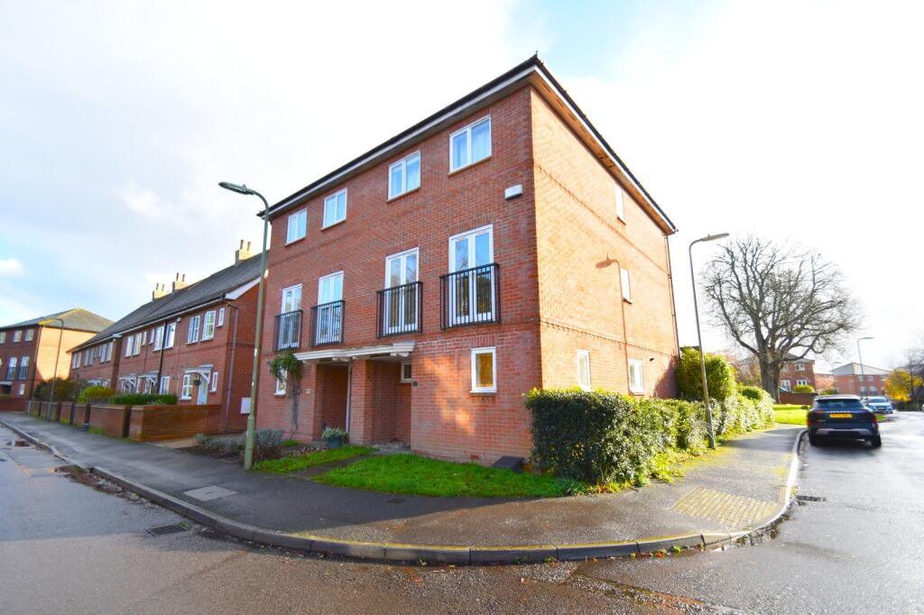 Main image of property: Knowle Avenue, Knowle, Fareham, Hampshire, PO17