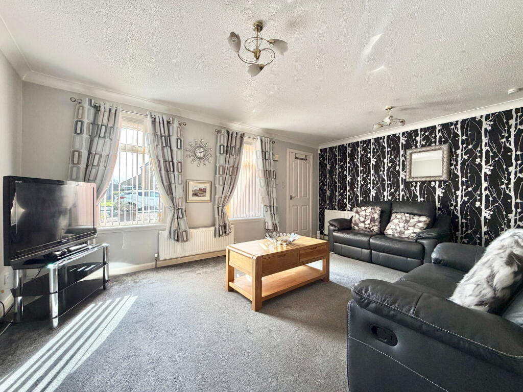 4, Lochmaben Drive, Stenhousemuir, Larbert, FK5 4UT photo 3