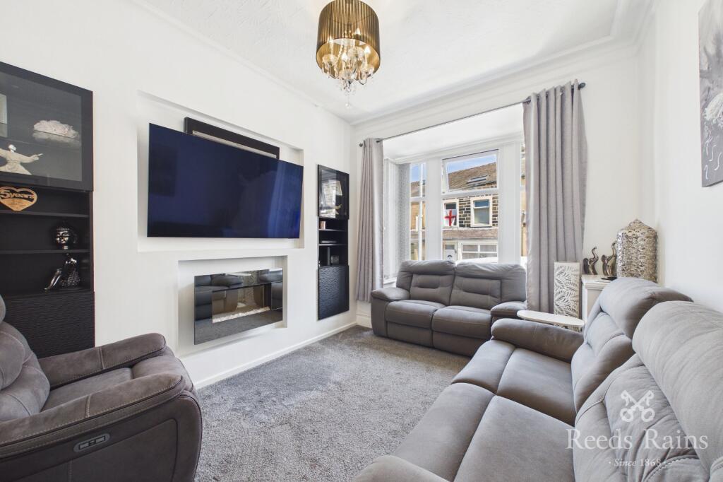 Hawthorne Road, Burnley, Lancashire, BB11 - View 2