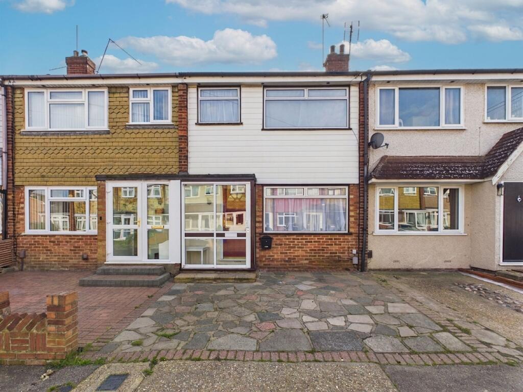 Main image of property: Rose Valley Crescent, Stanford-Le-Hope, SS17