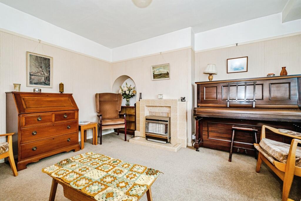 Bolsover Road, Worthing - More