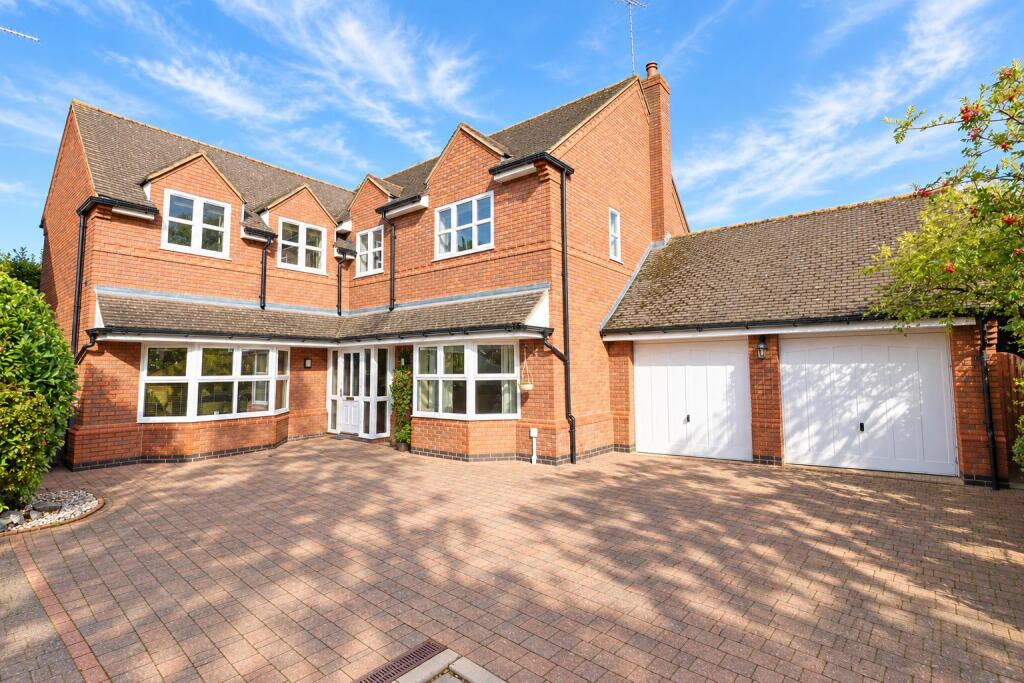 Main image of property: Hayway, Rushden, Northamptonshire NN10