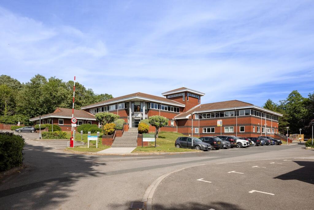 Spinnaker House First Floor External 11.jpg